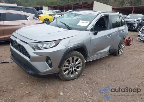 2021 Toyota Rav4 Xle Premium z USA, uszkodzony, nr VIN 2T3C1RFV0MC135399
